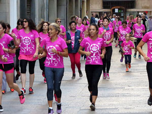 Cursa de la Dona 2017. Concentraci&oacute; i sortida del Parc de la Devesa i cursa pels carrers de Girona