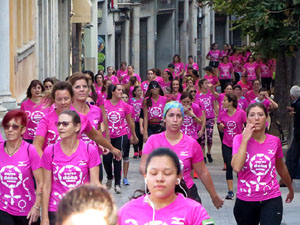 Cursa de la Dona 2017. Concentraci&oacute; i sortida del Parc de la Devesa i cursa pels carrers de Girona