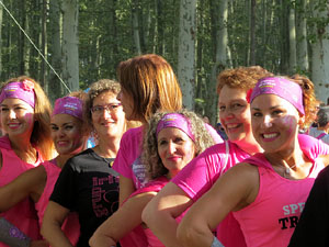 Cursa de la Dona 2017. Concentraci&oacute; i sortida del Parc de la Devesa i cursa pels carrers de Girona