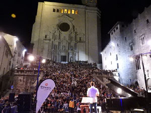 Diada Nacional 2017. XI Marxa de Torxes de Girona pels carrers del Barri Vell de Girona