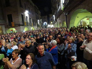 Diada Nacional 2017. XI Marxa de Torxes de Girona. Crema del Decret de Nova Planta i cant de Els Segadors