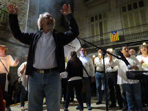 Diada Nacional 2017. XI Marxa de Torxes de Girona. Crema del Decret de Nova Planta i cant de Els Segadors