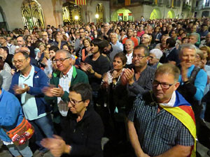 Diada Nacional 2017. XI Marxa de Torxes de Girona. Crema del Decret de Nova Planta i cant de Els Segadors