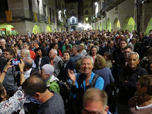 Diada Nacional 2017. XI Marxa de Torxes de Girona. Crema del Decret de Nova Planta i cant de Els Segadors