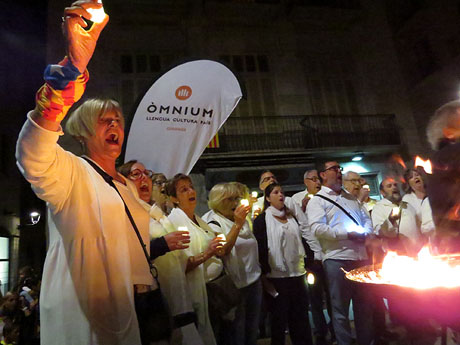 Diada Nacional 2017. XI Marxa de Torxes. Crema del Decret de Nova Planta i cant de Els Segadors
