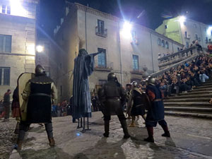 Fires 2017. La Beatufarra, descens del Beatusaure per les escales de la Catedral de Girona