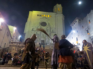 Fires 2017. La Beatufarra, descens del Beatusaure per les escales de la Catedral de Girona