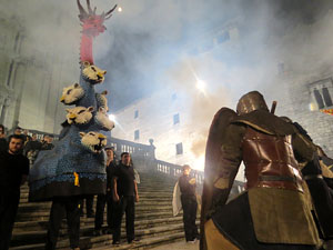 Fires 2017. La Beatufarra, descens del Beatusaure per les escales de la Catedral de Girona