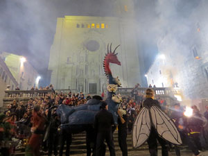 Fires 2017. La Beatufarra, descens del Beatusaure per les escales de la Catedral de Girona