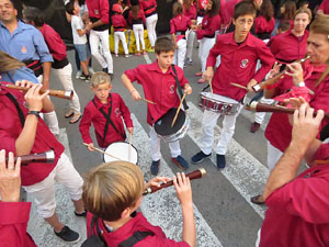 Fires 2017. Els Castells de Vigília a la plaça de Sant Feliu, amb els Marrecs de Salt, la Colla Castellera Esperxats de l'Estany i els Castellers d'Andorra