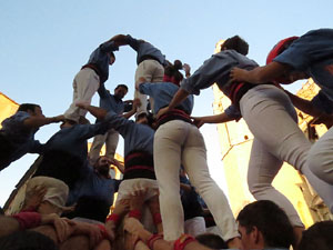 Fires 2017. Els Castells de Vigília a la plaça de Sant Feliu, amb els Marrecs de Salt, la Colla Castellera Esperxats de l'Estany i els Castellers d'Andorra