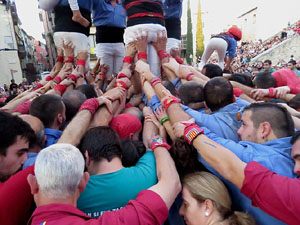 Fires 2017. Els Castells de Vigília a la plaça de Sant Feliu, amb els Marrecs de Salt, la Colla Castellera Esperxats de l'Estany i els Castellers d'Andorra