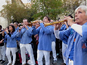 Fires 2017. Els Castells de Vigília a la plaça de Sant Feliu, amb els Marrecs de Salt, la Colla Castellera Esperxats de l'Estany i els Castellers d'Andorra