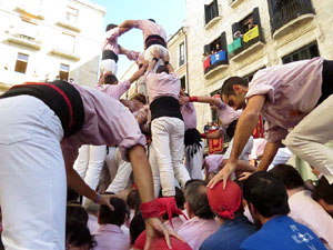 Fires 2017. La Diada Castellera a la plaça del Vi, amb els Marrecs de Salt, els Capgrossos de Mataró i els Minyons de Terrass