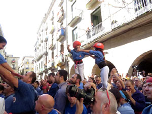 Fires 2017. La Diada Castellera a la plaça del Vi, amb els Marrecs de Salt, els Capgrossos de Mataró i els Minyons de Terrass