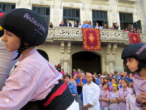 Fires 2017. La Diada Castellera a la plaça del Vi, amb els Marrecs de Salt, els Capgrossos de Mataró i els Minyons de Terrass