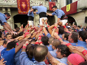 Fires 2017. La Diada Castellera a la plaça del Vi, amb els Marrecs de Salt, els Capgrossos de Mataró i els Minyons de Terrass