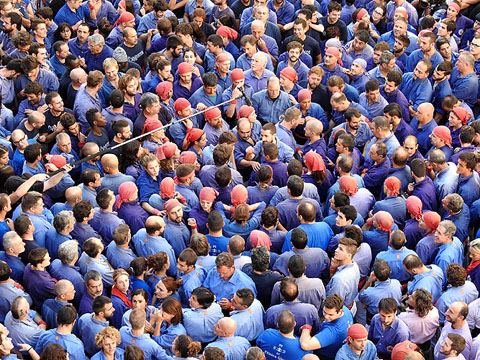 La pla&ccedil;a del Vi, de gom a gom