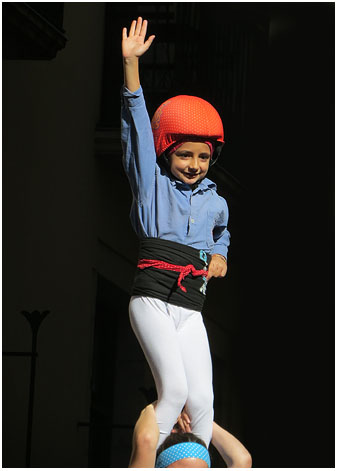 Entrada a la pla&ccedil;a del pilar dels Marrecs de Salt