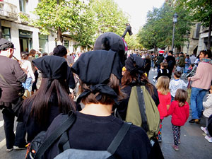 Fires 2017. Passejada amb la Mula Baba i teatre de titelles a la Rambla de la Llibertat