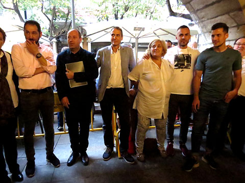 Foto de grup a les voltes de la Rambla de la Llibertat