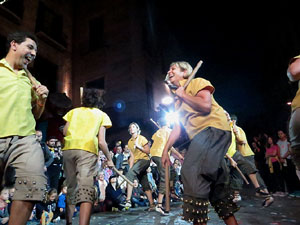 Fires 2017. Ballades de capgrossos, gegants i far&agrave;ndula a la pla&ccedil;a del Vi