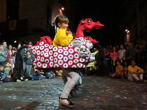 Fires 2017. Ballades de capgrossos, gegants i far&agrave;ndula a la pla&ccedil;a del Vi