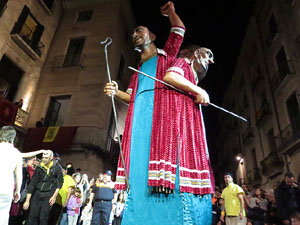 Fires 2017. Ballades de capgrossos, gegants i far&agrave;ndula a la pla&ccedil;a del Vi