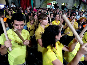 Fires 2017. Ballades de capgrossos, gegants i far&agrave;ndula a la pla&ccedil;a del Vi