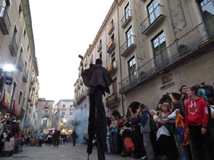Fires 2017. Ballades de capgrossos, gegants i far&agrave;ndula a la pla&ccedil;a del Vi