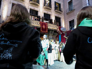 Fires 2017. Ballades de capgrossos, gegants i far&agrave;ndula a la pla&ccedil;a del Vi