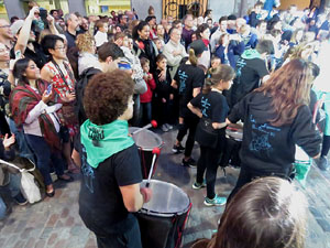 Fires 2017. Ballades de capgrossos, gegants i far&agrave;ndula a la pla&ccedil;a del Vi
