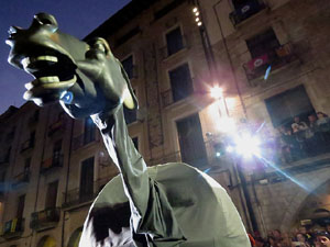 Fires 2017. Ballades de capgrossos, gegants i far&agrave;ndula a la pla&ccedil;a del Vi