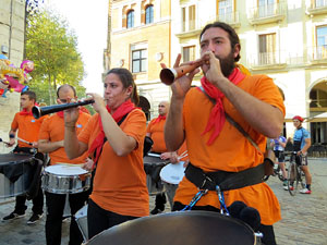 Fires 2017. Pregó de Fires. La cercavila de gegants i capgrossos fins la plaça del Vi