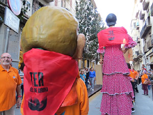 Fires 2017. Pregó de Fires. La cercavila de gegants i capgrossos fins la plaça del Vi