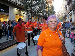 Fires 2017. Pregó de Fires. La cercavila de gegants i capgrossos fins la plaça del Vi