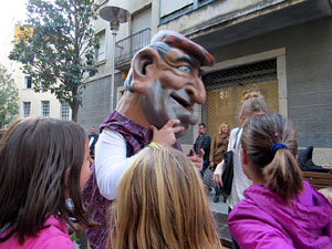 Fires 2017. Pregó de Fires. La cercavila de gegants i capgrossos fins la plaça del Vi