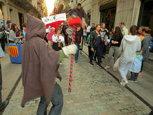 Fires 2017. Pregó de Fires. La cercavila de gegants i capgrossos fins la plaça del Vi