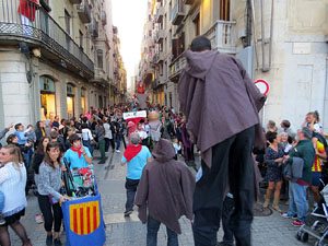 Fires 2017. Pregó de Fires. La cercavila de gegants i capgrossos fins la plaça del Vi