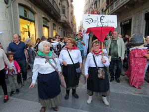 Fires 2017. Pregó de Fires. La cercavila de gegants i capgrossos fins la plaça del Vi