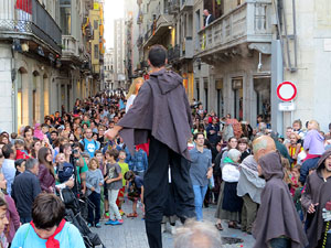 Fires 2017. Pregó de Fires. La cercavila de gegants i capgrossos fins la plaça del Vi