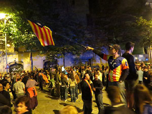 Concentració a la plaça de la Constitució en protesta per l'empresonament de Cuixart i Sánchez