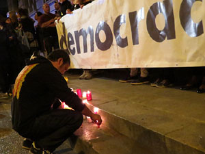 Concentració a la plaça de la Constitució en protesta per l'empresonament de Cuixart i Sánchez