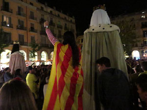 Concentració a la plaça de la Constitució en protesta per l'empresonament de Cuixart i Sánchez
