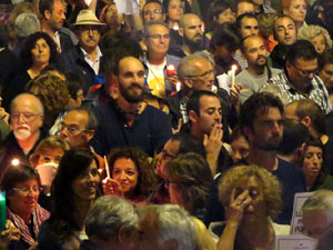 Concentració a la plaça de la Constitució en protesta per l'empresonament de Cuixart i Sánchez