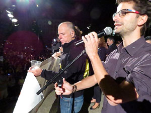 Concentració a la plaça de la Constitució en protesta per l'empresonament de Cuixart i Sánchez