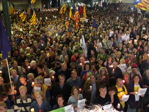 Concentració a la plaça de la Constitució en protesta per l'empresonament de Cuixart i Sánchez