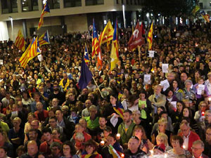 Concentració a la plaça de la Constitució en protesta per l'empresonament de Cuixart i Sánchez