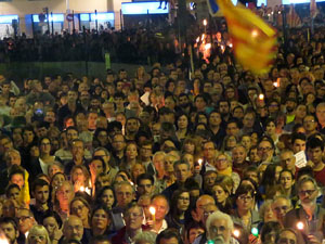 Concentració a la plaça de la Constitució en protesta per l'empresonament de Cuixart i Sánchez