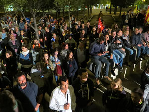 Concentració a la plaça de la Constitució en protesta per l'empresonament de Cuixart i Sánchez